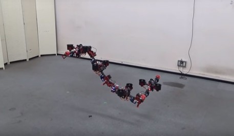 Il drone Dragon cambia forma in volo (fonte: Università di Tokyo- IEEE Spectrum, Youtube) © Ansa