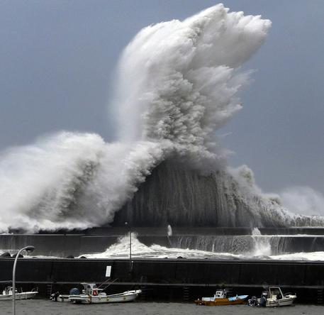 Tifone Jebi si abbatte sul Giappone © AP