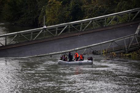 Il ponte crollato a Tolosa © EPA