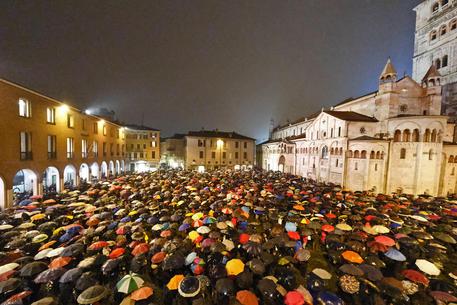Il popolo delle 'sardine' risponde in massa anche a Modena © ANSA