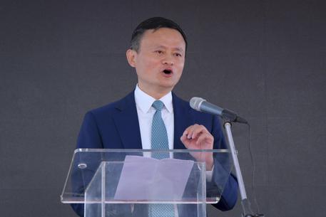 Alibaba vola all'esordio su Hong Kong © EPA
