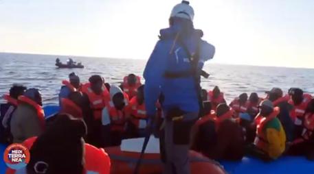 ++ Migranti: Mediterranea, Italia ci indichi porto sicuro ++ © ANSA