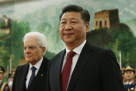 Il Presidente Xi Jinping con il presidente della Repubblica Sergio Mattarella (archivio) © EPA