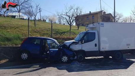 Lo schianto tra auto e furgone nel Bolognese © ANSA