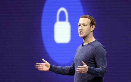 Zuckerberg annuncia svolta, piu' privacy su Facebook © AP