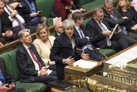 Theresa May in una foto d'archivio in Parlamento © EPA