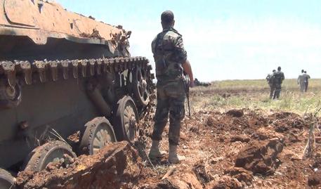 Esercito siriano nella zona di Hama © EPA