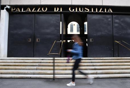 L'ingresso del palazzo di Giustizia a Genova © ANSA