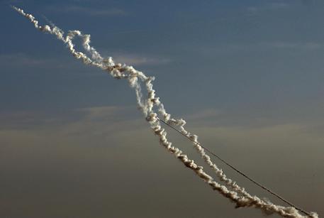 La scia che lascia un razzo (Foto archivio) © EPA
