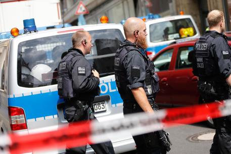 Poliziotti tedeschi in una foto d'archivio © EPA