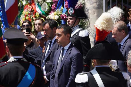Di Maio e Salvini ieri a Somma Vesuviana  ai funerali del carabiniere ucciso © ANSA
