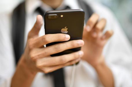 iPhone 12 attesi con entrambe le tecnologie 5G © EPA