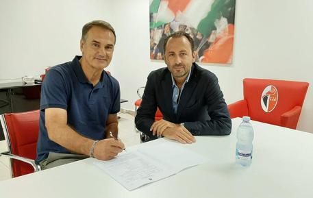 Calcio: Bari, il neo allenatore Vivarini firma un contratto biennale © ANSA