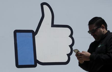 Facebook oscura i 'like' in Australia, partito il test © AP
