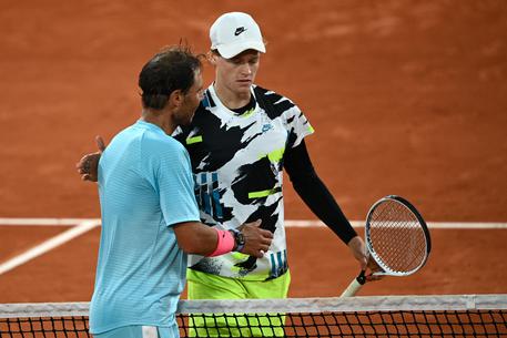 Rafael Nadal e Jannik Sinner © AFP