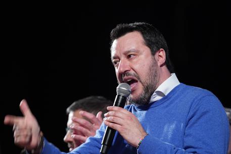 Il segretario federale della Lega, Matteo Salvini, durante un incontro al teatro Augusteo di Napoli © ANSA