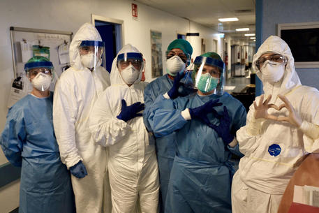 Medici e infermieri a Cremona © 