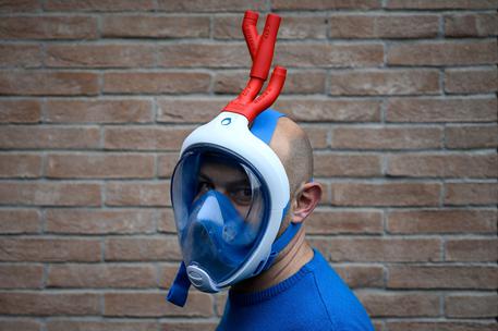 Maschera sub diventa respiratore con stampa 3D da casa © AFP