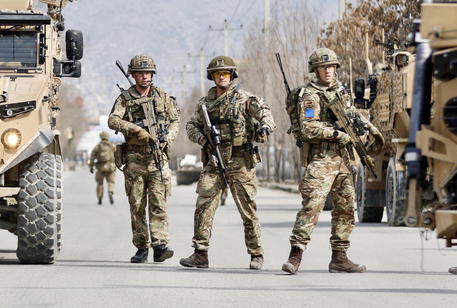 Soldati sul luogo dell'attacco a Kabul, in Afghanistan, 6 marzo 2020. © EPA