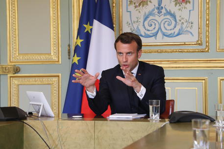 Macron proroga lockdown in Francia fino all'11 maggio © 