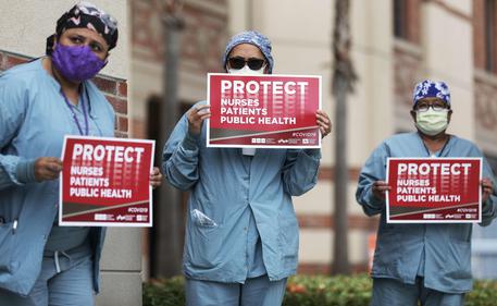 La protesta nelle case di cure © AFP