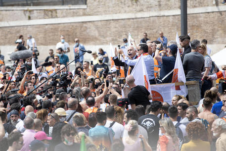 La protesta dei Gilet arancioni a Roma © ANSA