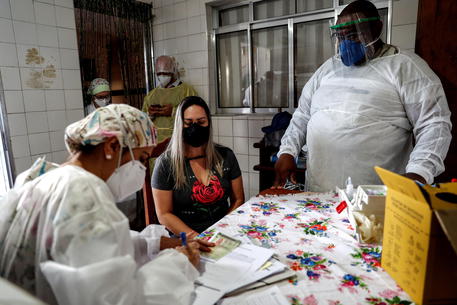 Brasile, Pandemia da Covid-19 a San Paolo © EPA