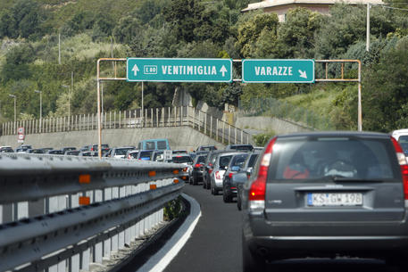Autostrade: Toti, Liguria bloccata primo weekend riapertura © 