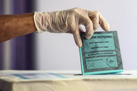 Una scheda elettorale del referendum © ANSA