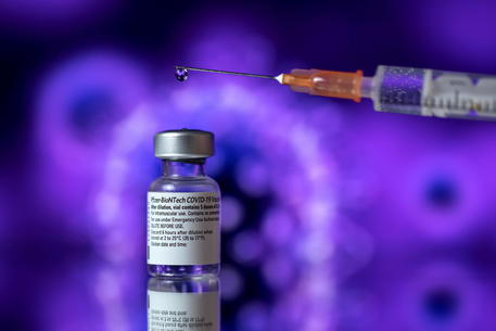 Vaccino Pfizer-BioNtech © EPA
