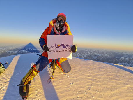 Riuscita a un team di sherpa nepalesi la prima scalata invernale del K2 © EPA