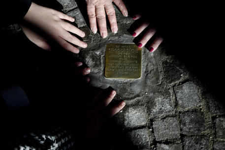 Giorno Memoria: a Napoli pietra inciampo per bimbo trucidato © ANSA