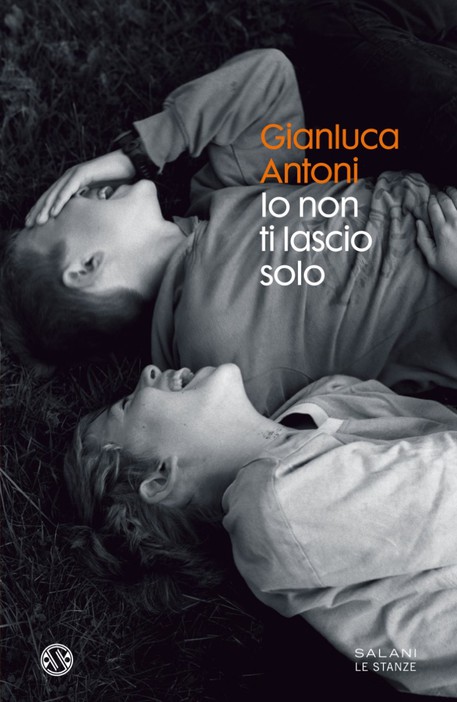 la copertina di Io non ti lascio solo di Gianluca Antoni © ANSA