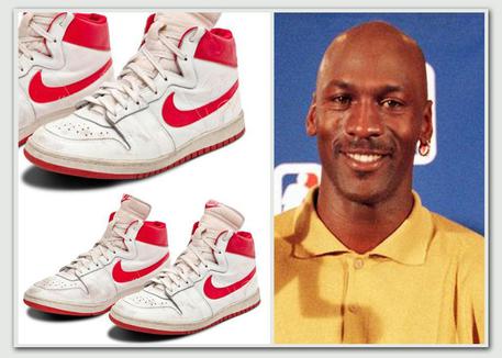 Michael Jordan e le scarpe vendute all'asta da Sotheby's © ANSA