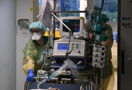 Personale sanitario di un reparto di terapia intensiva a Monaco © AFP