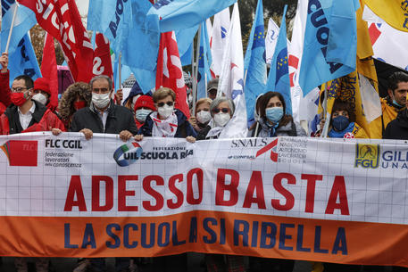 Manifestazione della scuola a Roma © ANSA