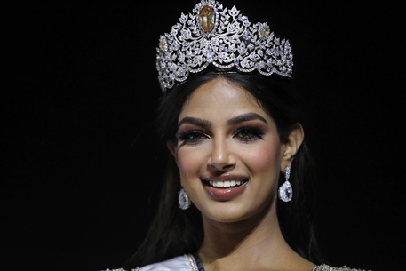 Harnaaz Sandhu after winning Miss Universe wish to work with Shah Rukh Khan and more