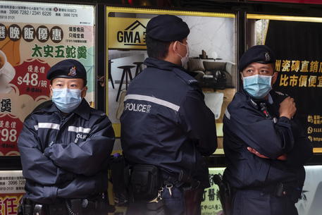 Operazione di polizia a Hong Kong © EPA