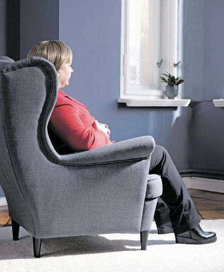 Ikea pubblicizza poltrona con sosia Merkel © ANSA