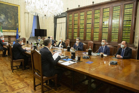 Draghi con i rappresentanti di WWF Italia, Greenpeace Italia, Legambiente © ANSA