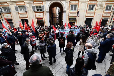 Manifestazione contro istituzione anagrafe anticomunista a Genova © ANSA