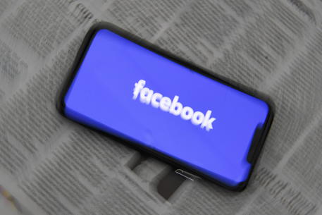 Per ex dipendente Meta, Facebook scarica batteria smartphone © ANSA 
