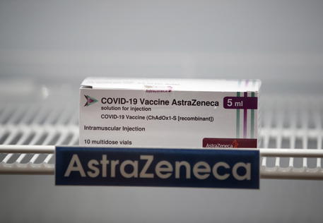 vaccini AstraZeneca © EPA