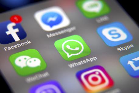 Consumatori Ue denunciano Whatsapp a Commissione © EPA