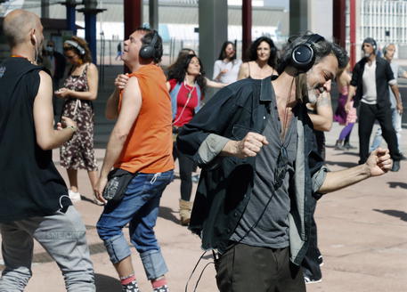 'Silent Disco Tribe' in Barcelona © EPA