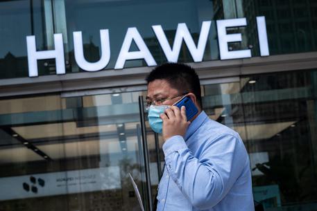 Huawei: +3,8% ricavi 2020, +3,2% utili malgrado stretta Usa © AFP