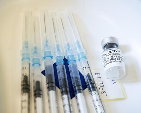 Una dose di vaccino Pfizer/BioNTech © EPA