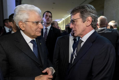 Il Presidente della Repubblica, Sergio Mattarella (S), con David Sassoli © ANSA