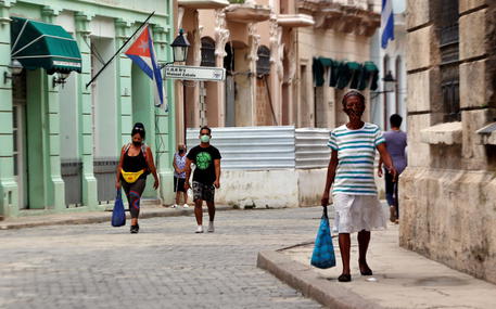 Monitoring the coronavirus crisis in Cuba © EPA