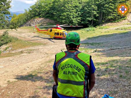 Soccorso alpino ed elicottero © ANSA